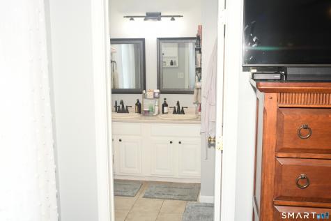 2 Clinton Lane Enfield CT 06082