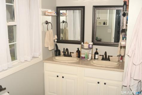 2 Clinton Lane Enfield CT 06082