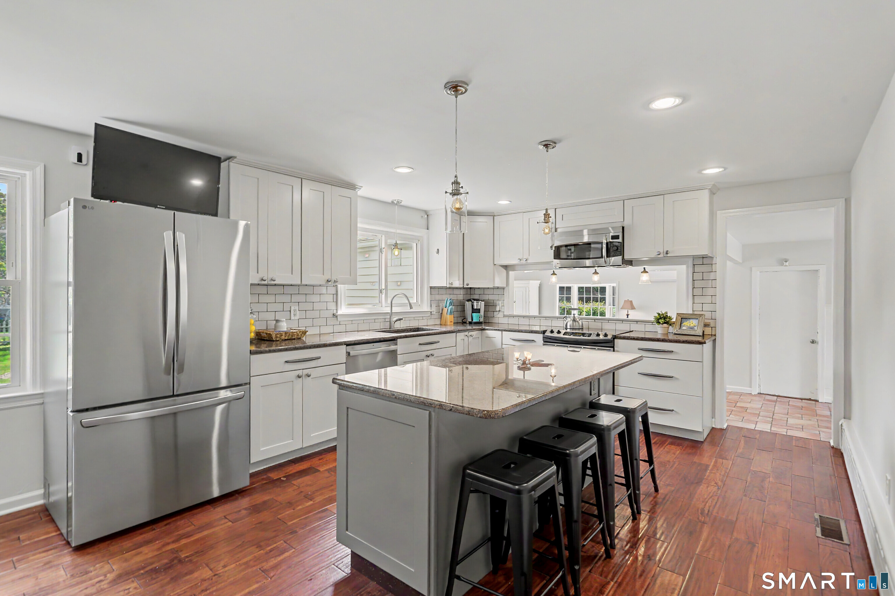 97 Ridgeview Avenue Trumbull CT 06611