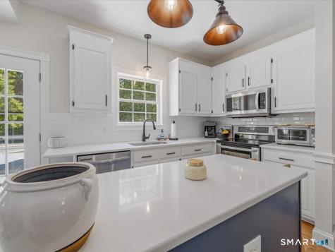 38 Tarragon Drive East Hampton CT 06424