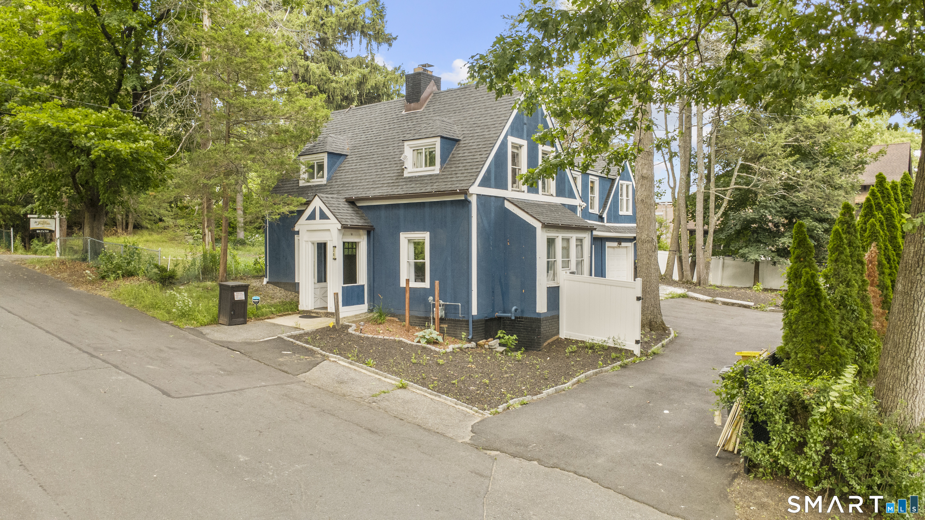 26 Trowbridge Street Waterbury CT 06710