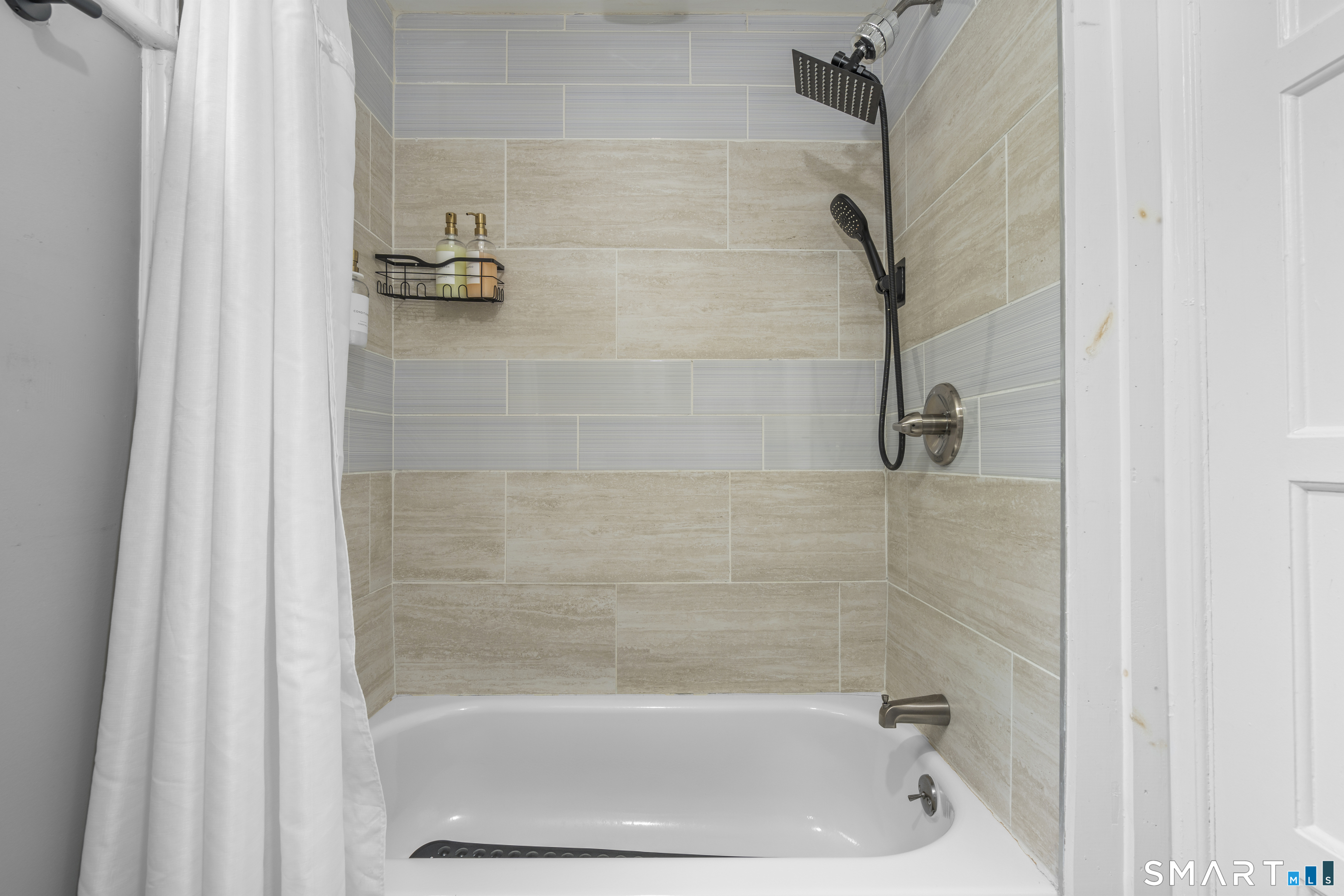 26 Trowbridge Street Waterbury CT 06710