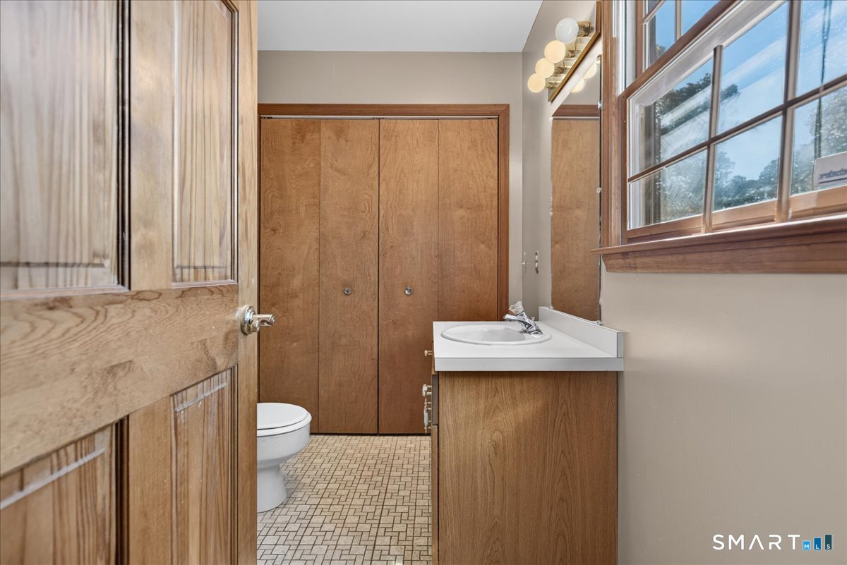 7 Oakledge Circle Norwalk CT 06854