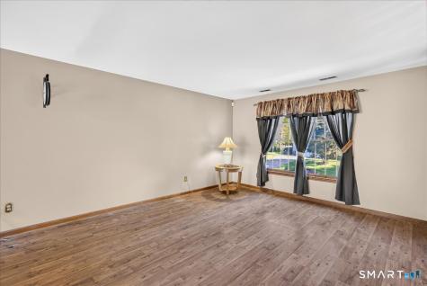 7 Oakledge Circle Norwalk CT 06854
