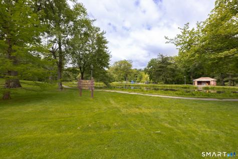 31 Ridgewood Road Windsor CT 06095