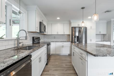 31 Ridgewood Road Windsor CT 06095