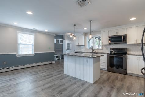 31 Ridgewood Road Windsor CT 06095