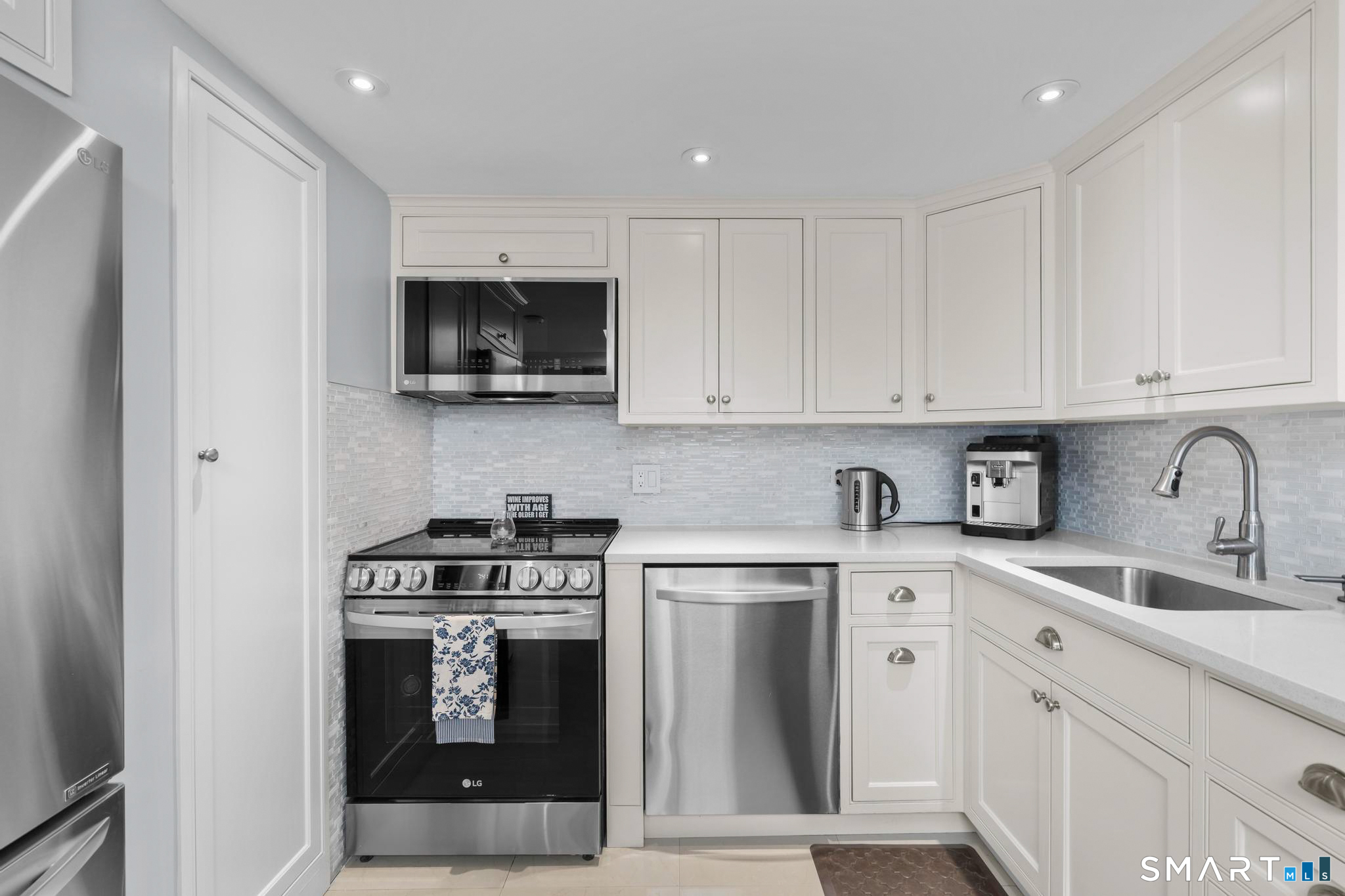 10 Riveredge Court Plainville CT 06062