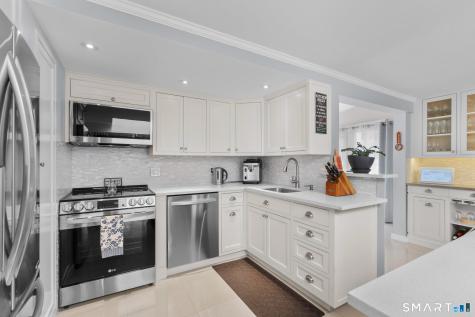 10 Riveredge Court Plainville CT 06062