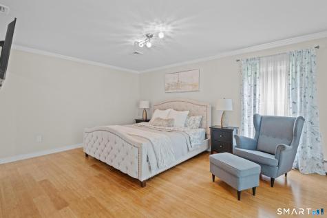 10 Riveredge Court Plainville CT 06062