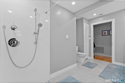 10 Riveredge Court Plainville CT 06062