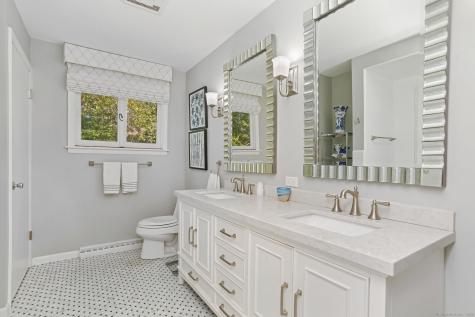 132 Merrimac Drive Trumbull CT 06611