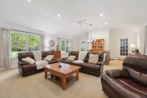 10 Buckboard Ridge Bethel CT 06801