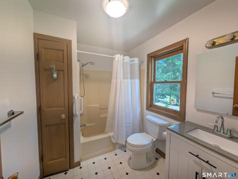 33 Murphys Lane Shelton CT 06484