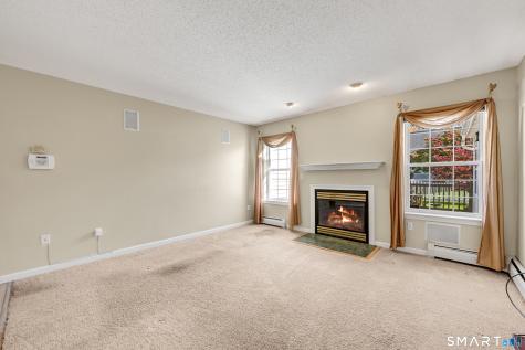 126 Rolling Green Middletown CT 06457
