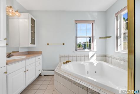 126 Rolling Green Middletown CT 06457