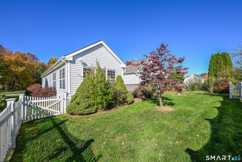126 Rolling Green Middletown CT 06457