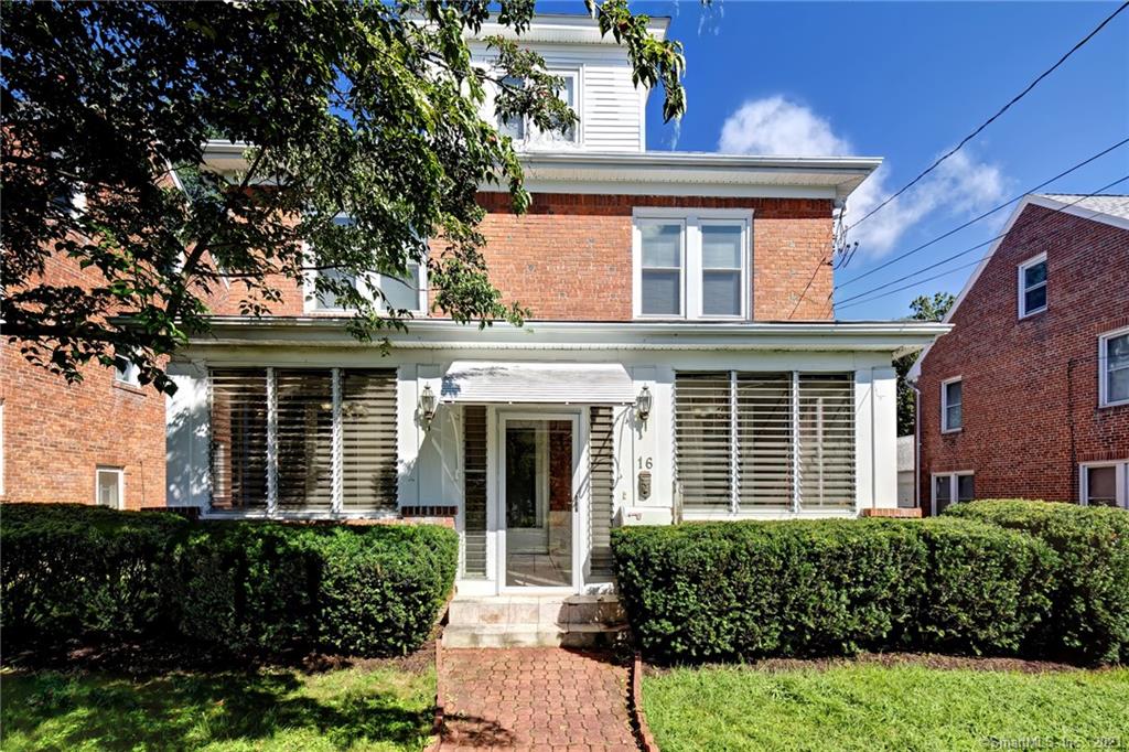 16 Woodmere Road West Hartford CT 06119