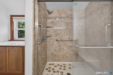 7 Massapeag Point Road Montville CT 06382
