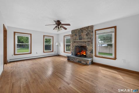 7 Massapeag Point Road Montville CT 06382