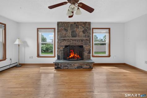 7 Massapeag Point Road Montville CT 06382