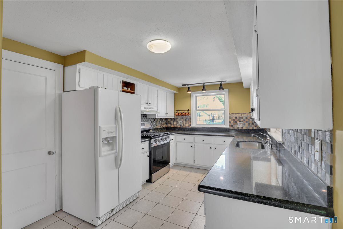 21 Kensington Street Manchester CT 06040
