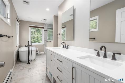 8 White Pine Drive Brookfield CT 06804