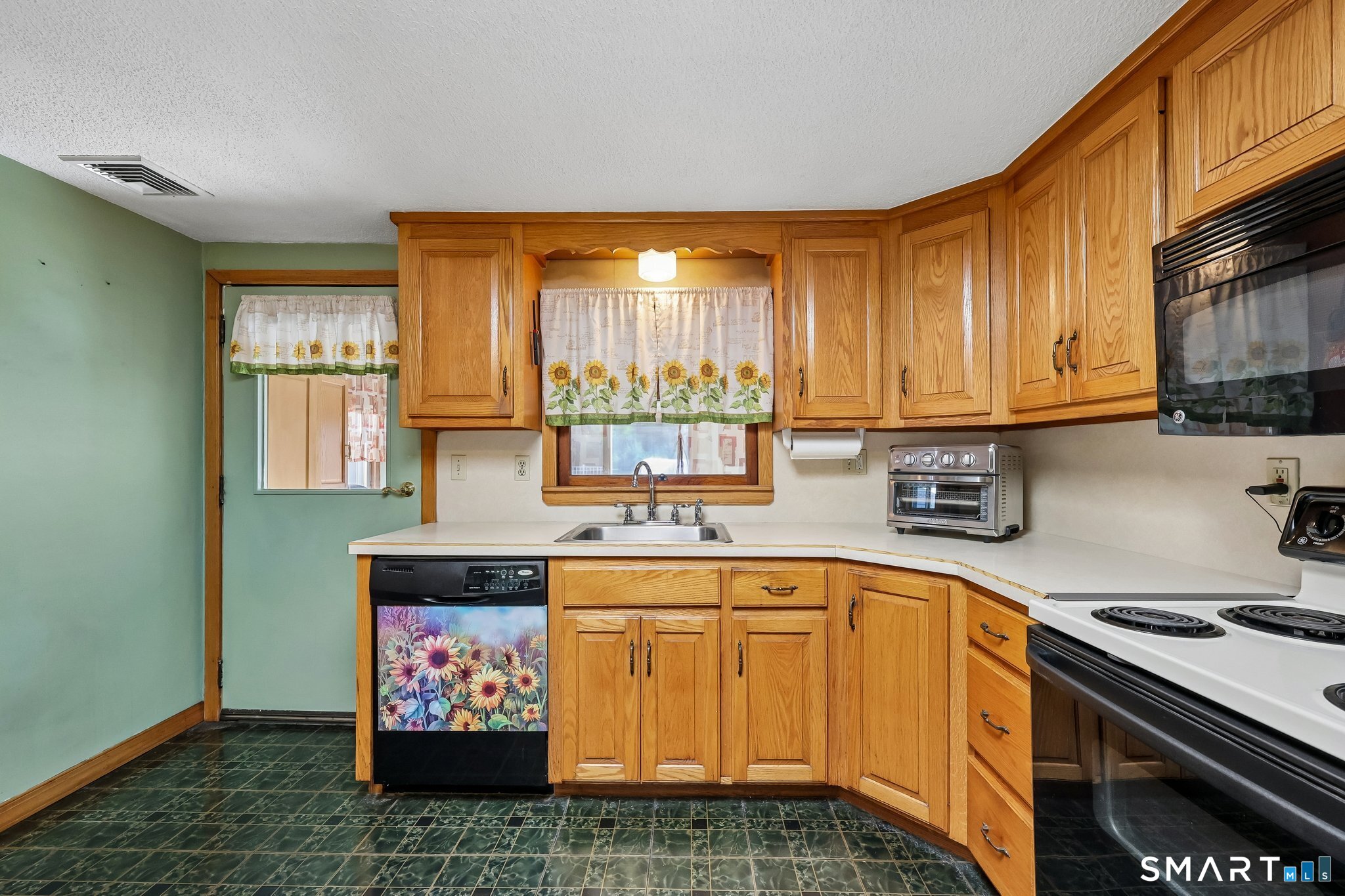 222 Tomlinson Avenue Plainville CT 06062
