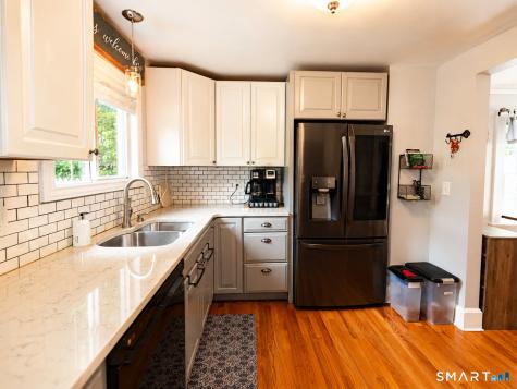 29 Niles Hill Road New London CT 06320