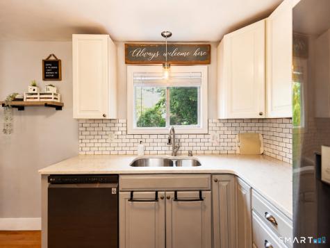 29 Niles Hill Road New London CT 06320