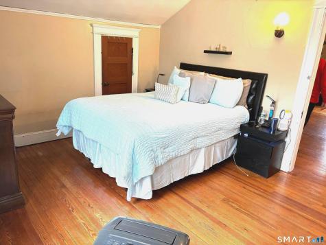 16 Holbrook Court Ansonia CT 06401