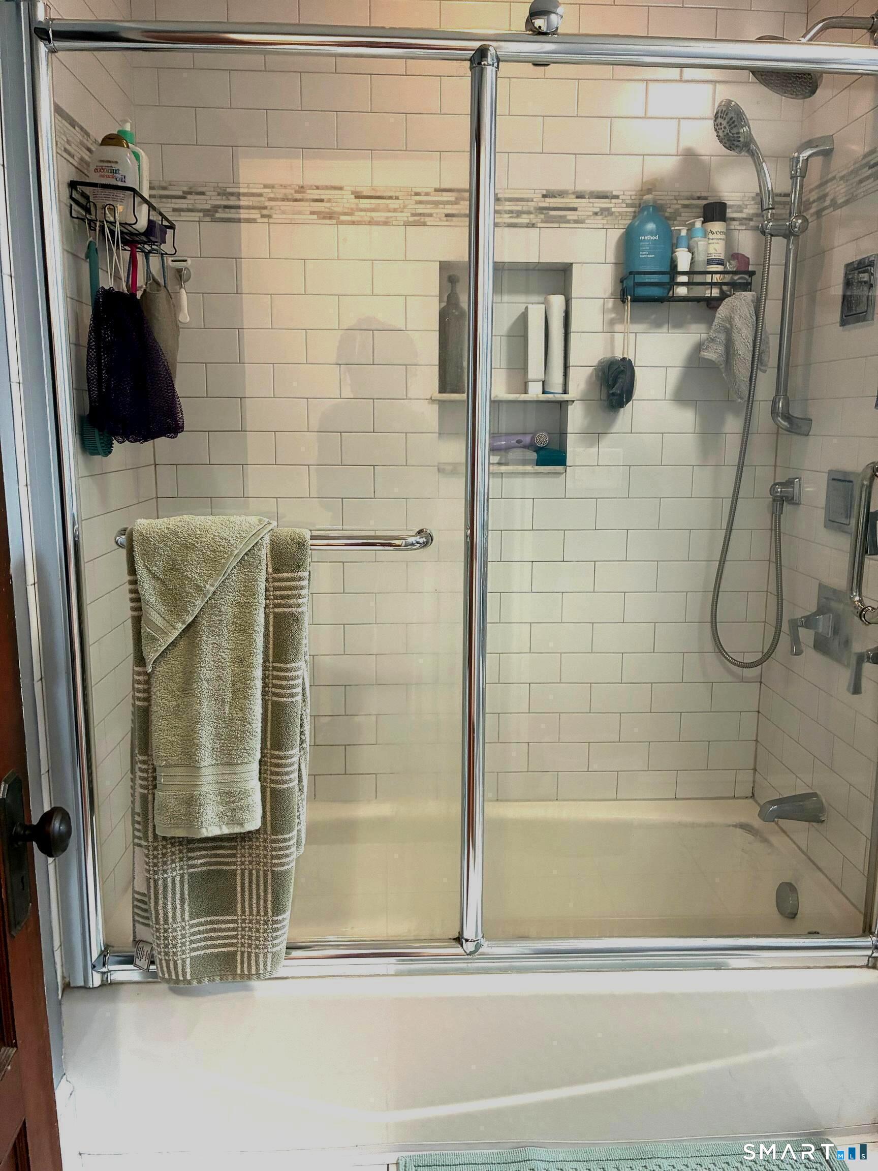 16 Holbrook Court Ansonia CT 06401