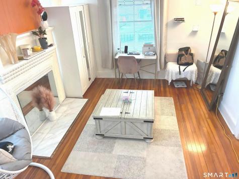 16 Holbrook Court Ansonia CT 06401