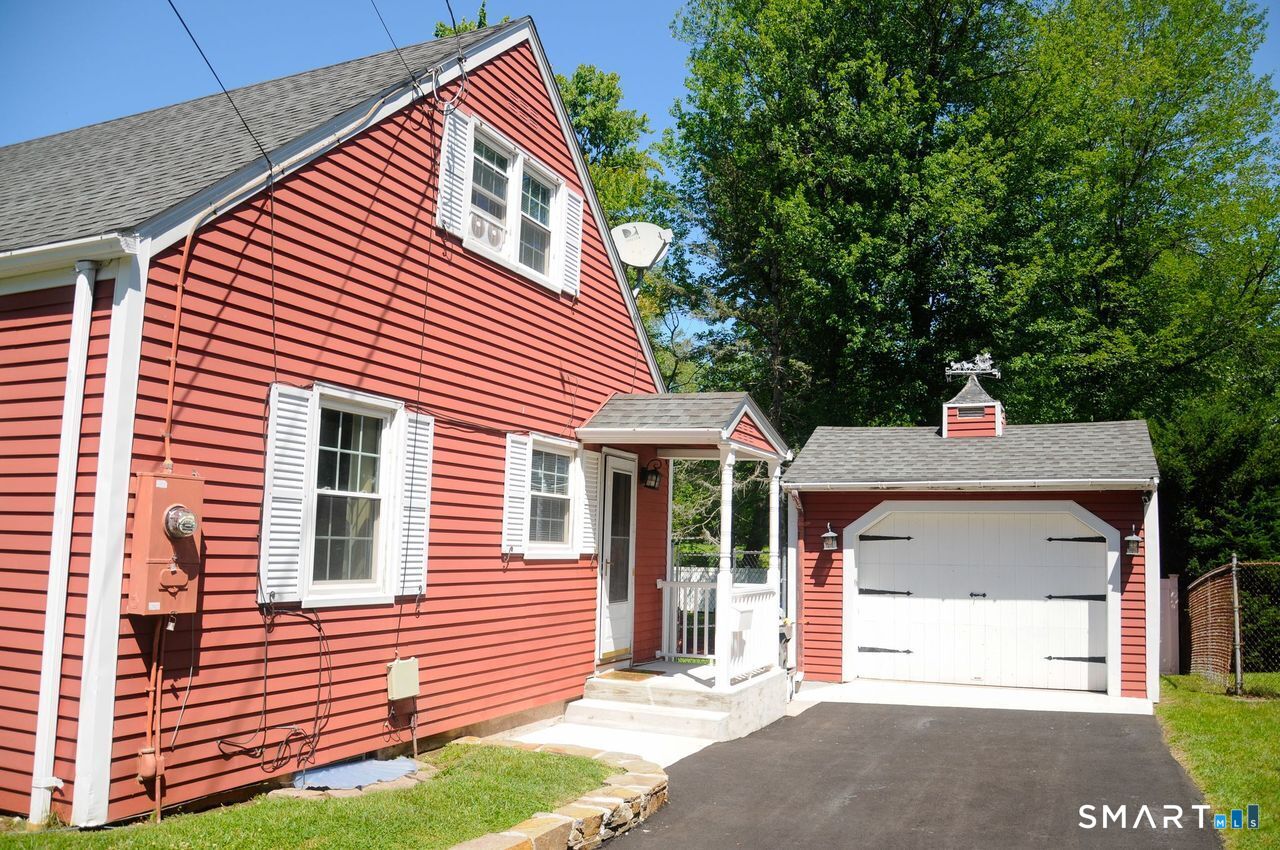 109 White Street Manchester CT 06042