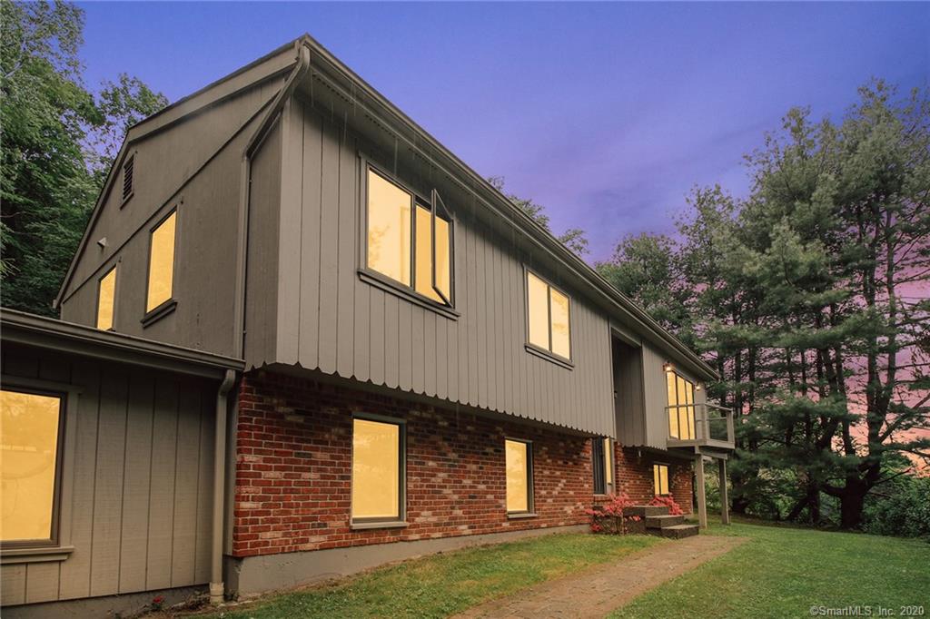 32 Eastview Drive New Fairfield CT 06812