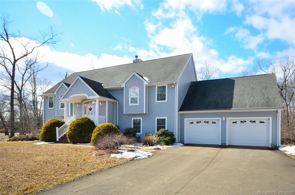 4 Post Falls Lane Hamden CT 06518