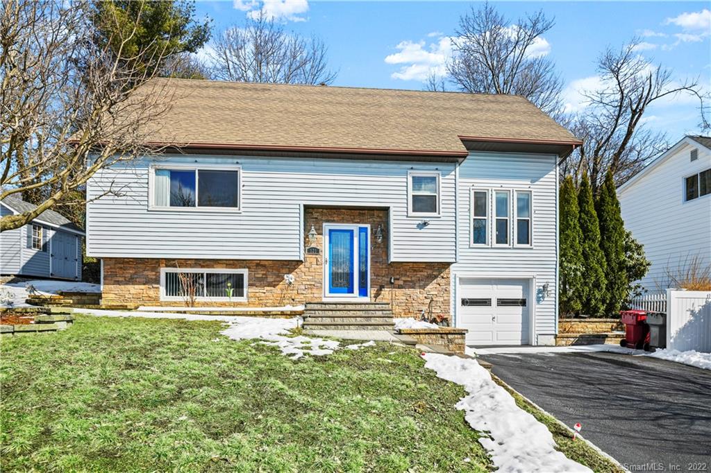 121 Phoenix Avenue Naugatuck CT 06770