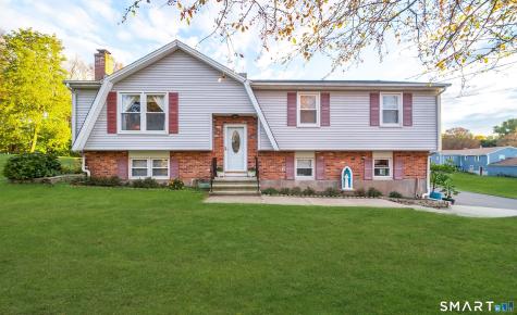68 Roarke Road North Haven CT 06473