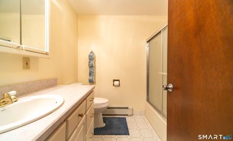 68 Roarke Road North Haven CT 06473