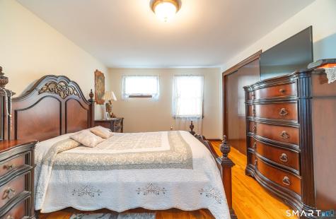 68 Roarke Road North Haven CT 06473