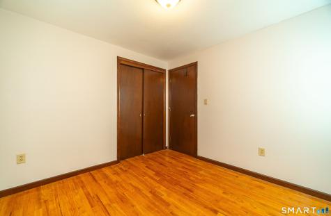 68 Roarke Road North Haven CT 06473