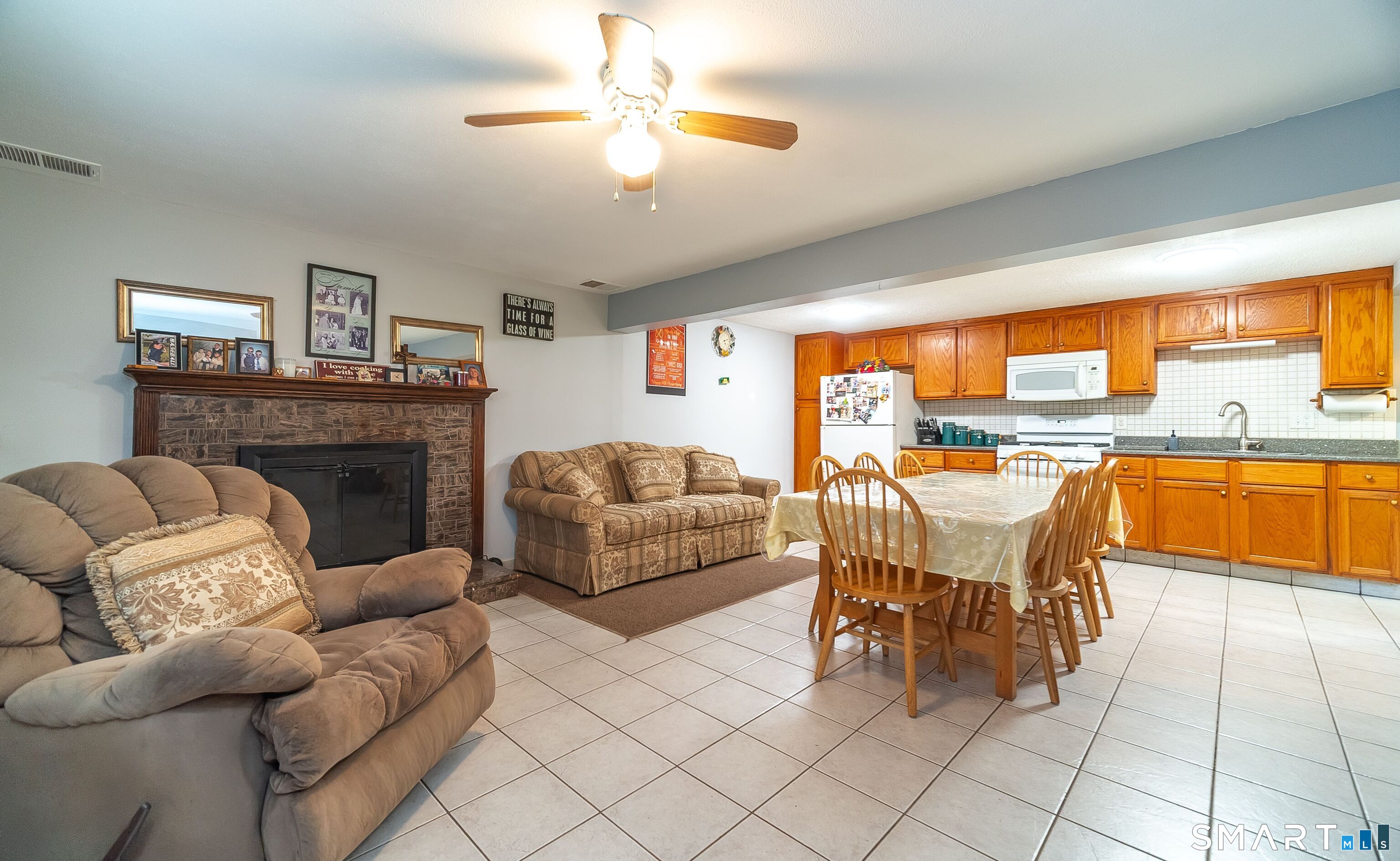 68 Roarke Road North Haven CT 06473