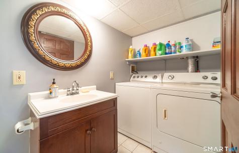 68 Roarke Road North Haven CT 06473