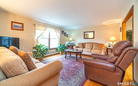 68 Roarke Road North Haven CT 06473