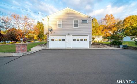 68 Roarke Road North Haven CT 06473