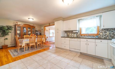 68 Roarke Road North Haven CT 06473