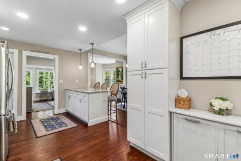 5 Westwood Road Woodbury CT 06798