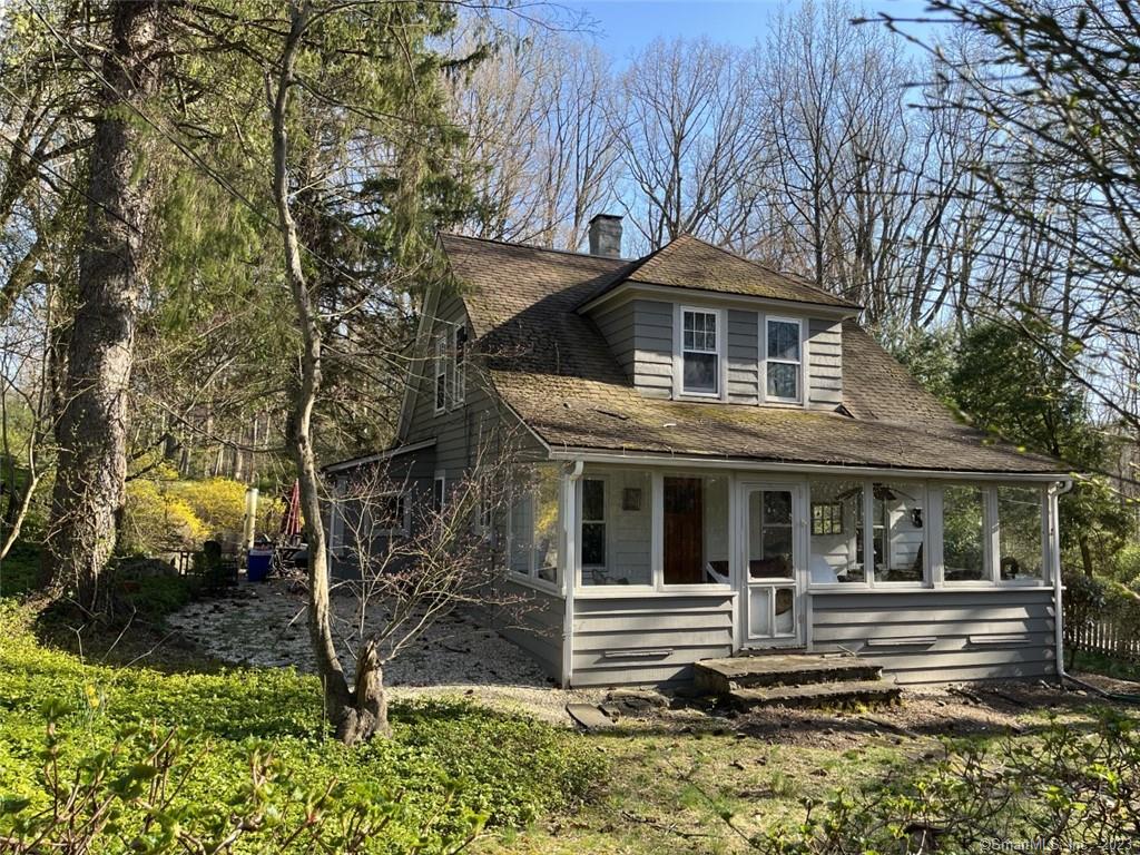 303 Cross Highway Fairfield CT 06824