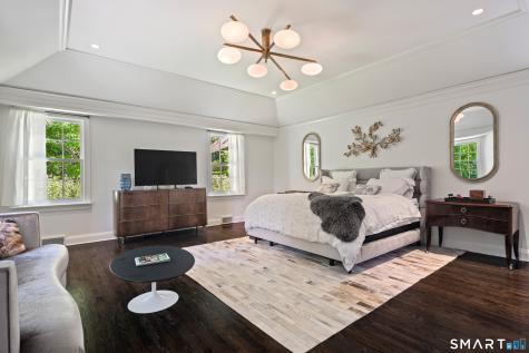 25 Father Peters Lane New Canaan CT 06840