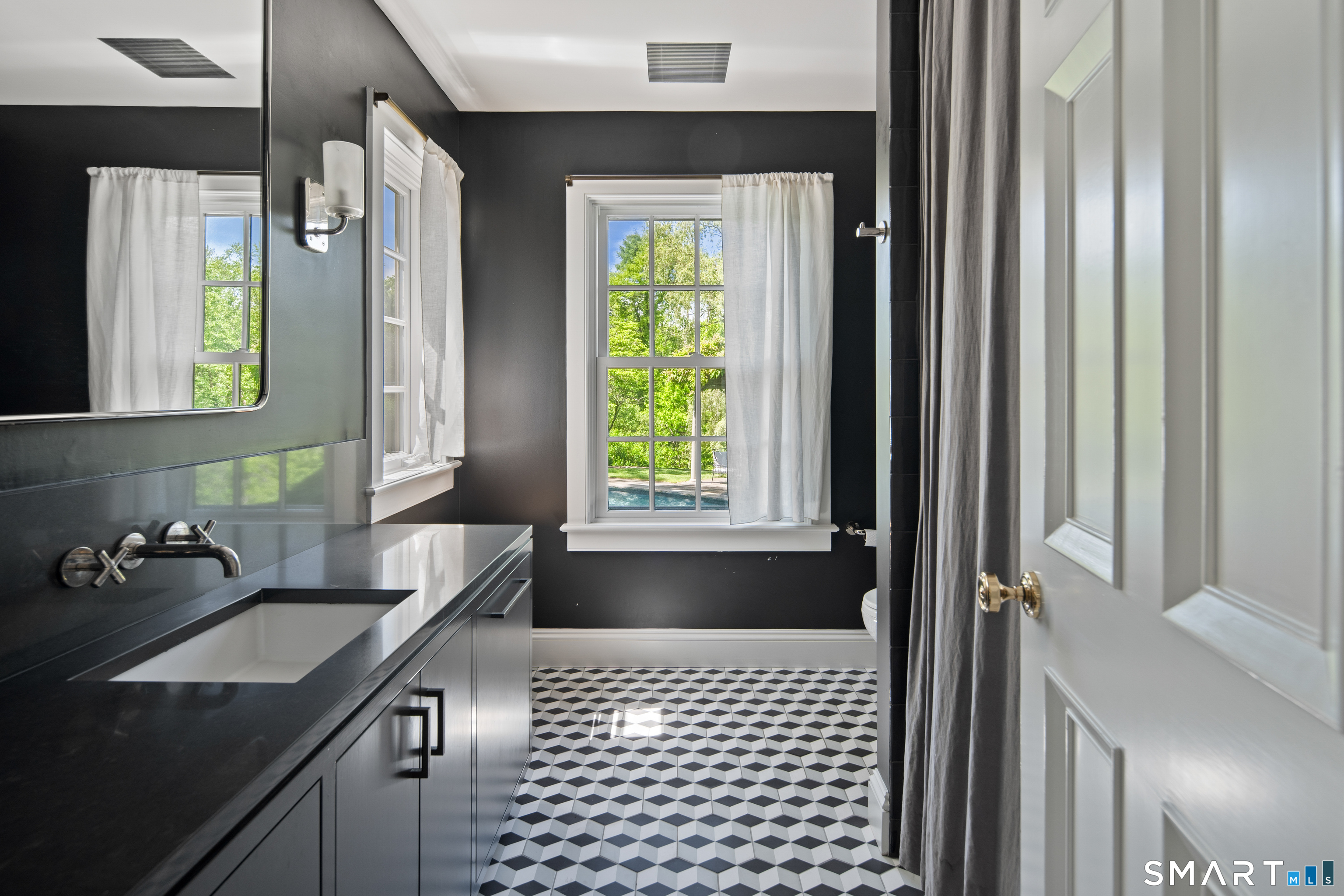 25 Father Peters Lane New Canaan CT 06840